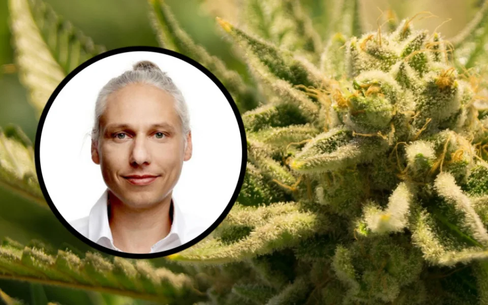 Jít sedět kvůli psaní o konopí, to zavání starými pořádky, říká šéfredaktor Legalizace a zastupitel Prahy 2