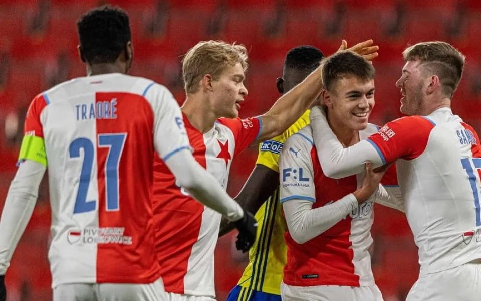Slavia porazila Zlín 3:1 a postoupila do čtvrtfinále domácího poháru