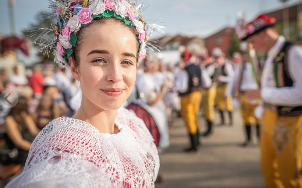 Vernisáž fotografií, debata i slam poetry. Wikimedia na Staromáku pořádá kulturní akci plnou zážitků