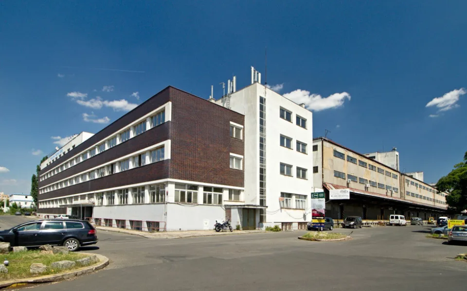 Nevraživost kvůli návrhu čtvrti na území Nákladového nádraží Žižkov. Tvůrci prý nehledí na potřeby obyvatel