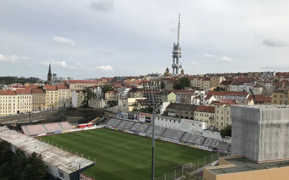 Praha 3 a fotbalový klub Viktoria Žižkov podepsaly smlouvu o nájmu stadionu