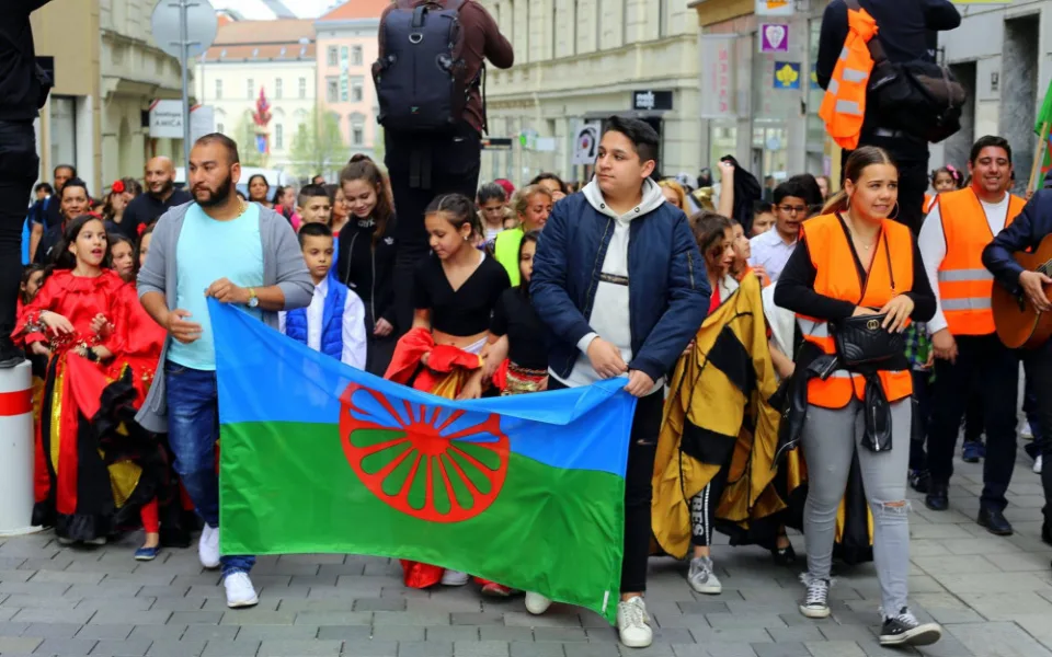 Trojka zřídila pozici romské poradkyně. Romům má pomoci s řešením bydlení, vzdělání i zaměstnání