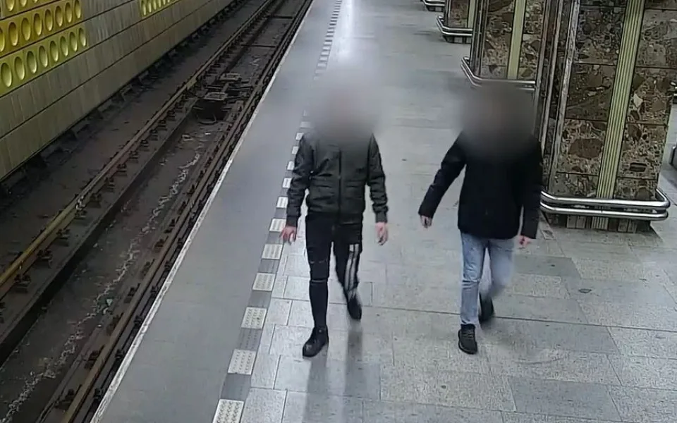 Agresoři brutálně zbili dva mladíky v centru Prahy. Jednomu způsobili těžkou újmu na zdraví