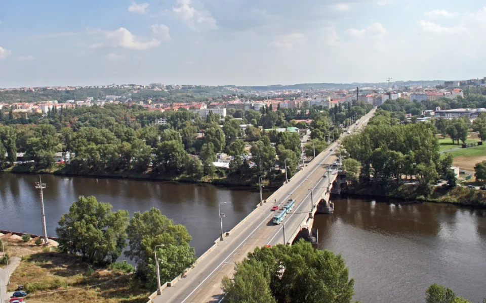 Pražská developerská společnost plánuje výstavbu nových městských bytů. Potýká se však s mnohými problémy