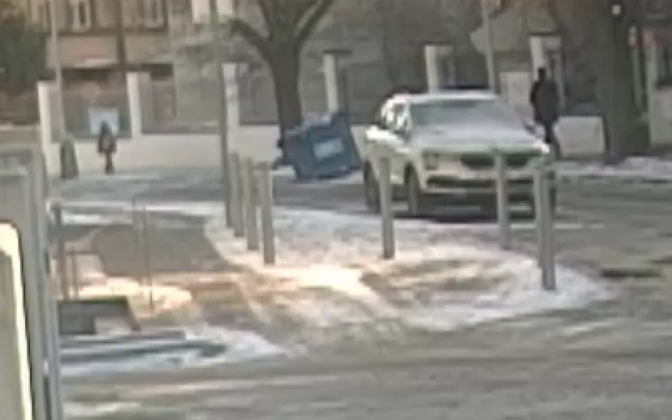 VIDEO: Policie dopadla zvrhlíka, který se obnažoval před holčičkou. Muž byl za podobný čin již odsouzen