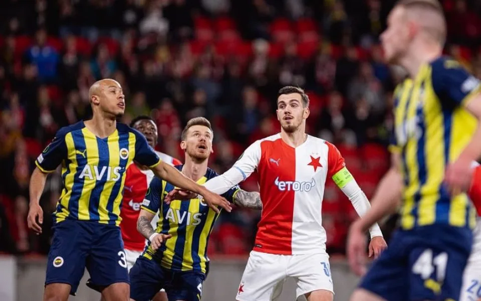 Slavia postoupila přes Fenerbahce do osmifinále. Sparta v Evropě končí
