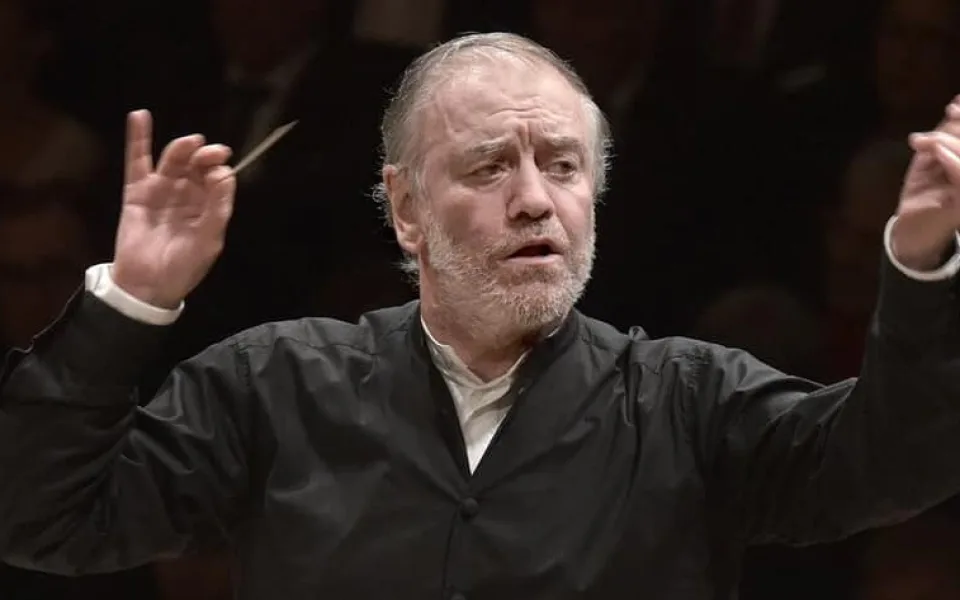 Festival Dvořákova Praha zrušil vystoupení ruského dirigenta Valerije Gergijeva, který podporoval Putinův režim