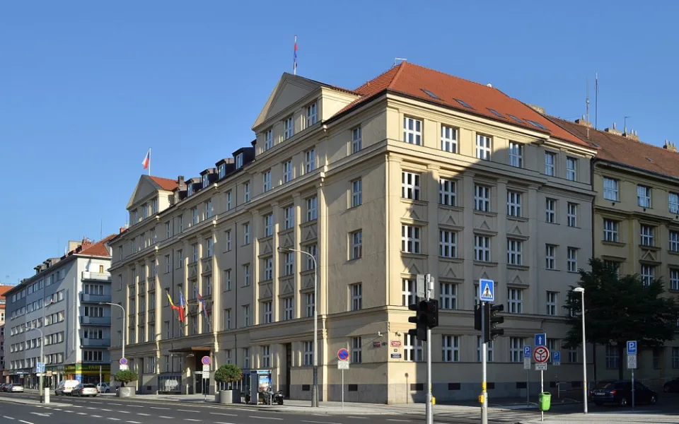 Šestka poskytne 111 milionů na pomoc ukrajinským obyvatelům i uprchlíkům a chce přejmenovat ulici i most