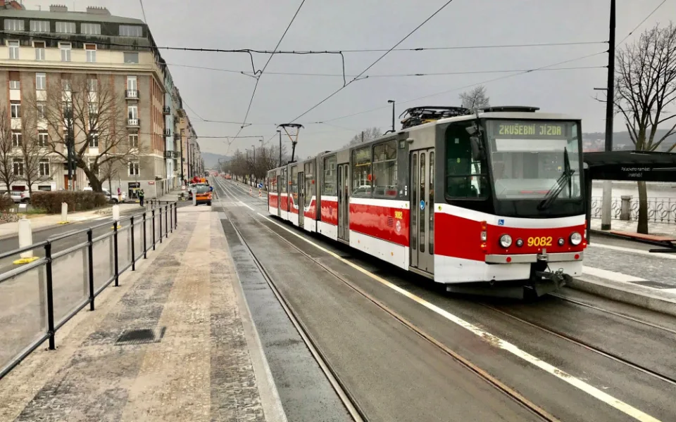Po Rašínově nábřeží zase pojedou tramvaje.