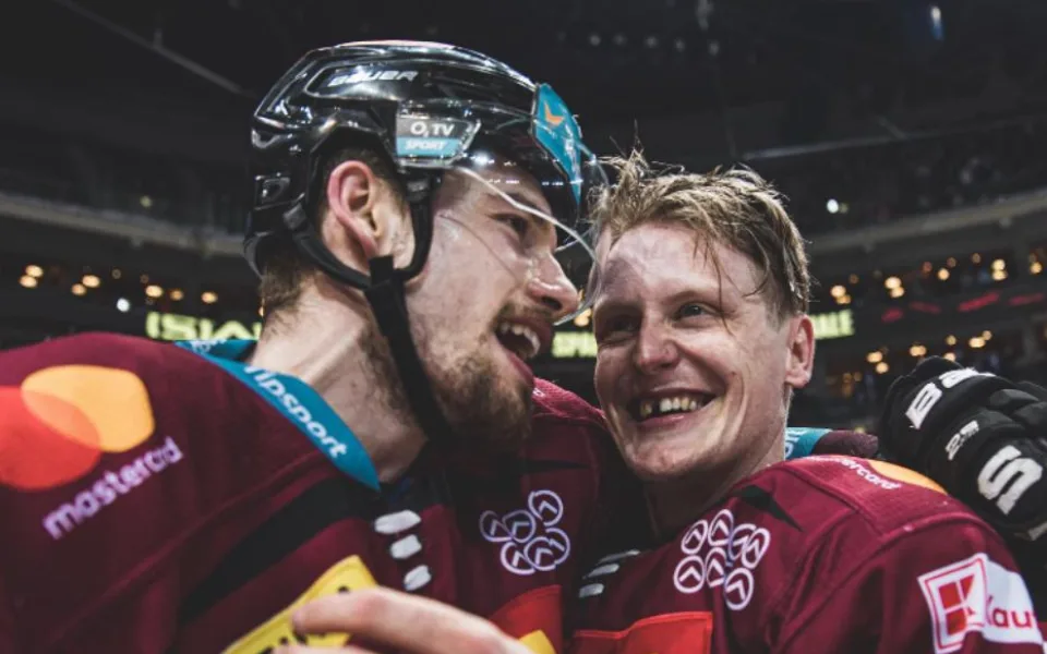 Sparta je ve finále! Pražané porazili České Budějovice 3:2 a o titul se utkají s Třincem