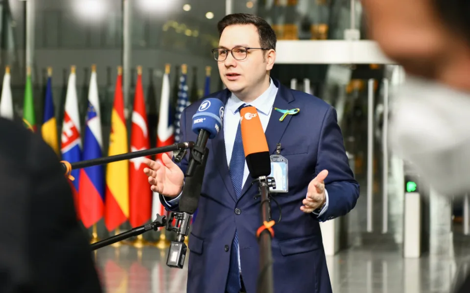 Rusko upozornilo ČR, že bez jeho souhlasu nesmí poskytnout sovětské zbraně. Nesmysl, reagoval Lipavský