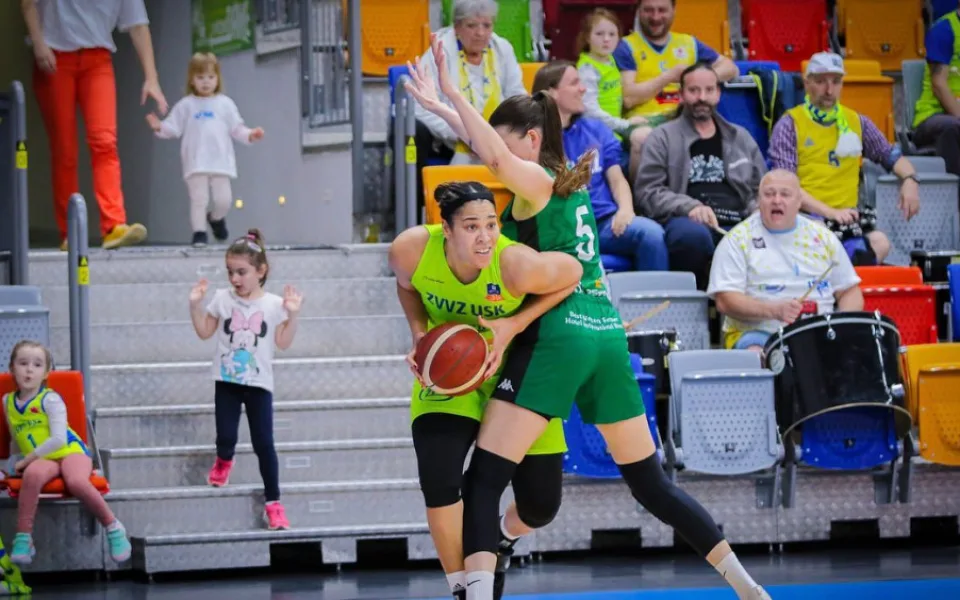Basketbalistky USK dnes mohou slavit šestnáctý ligový titul v řadě. Bojují proti Žabinám