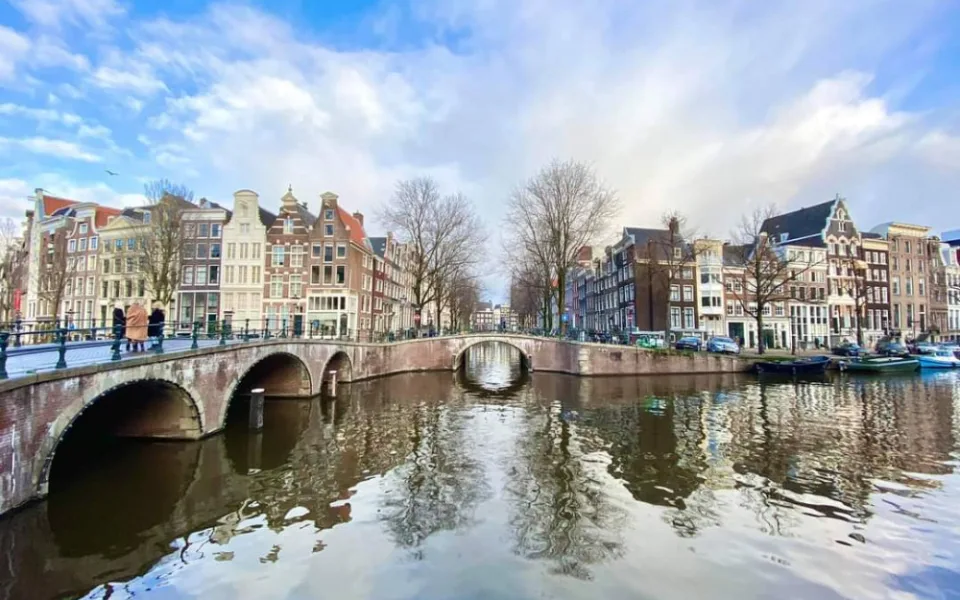 Muže podezřelého z vraždy na Chodově zadrželi v Amsterdamu