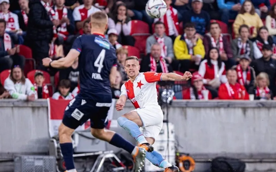 Infarktový závěr šlágru mezi Slavií a Plzní přinesl dva góly z penalt. Slavia zůstává druhá