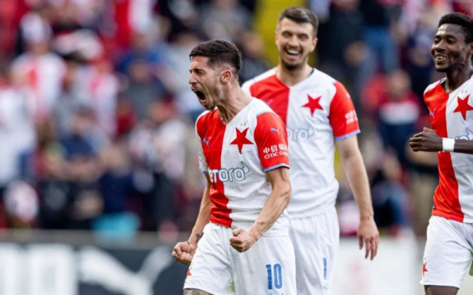 Slavia porazila Slovácko 3:0. Na vedoucí Plzeň ztrácí dva body