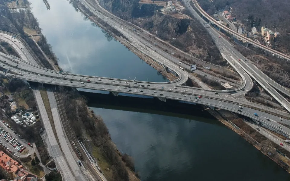 Začíná první etapa opravy Barrandovského mostu. Podívejte se na přehled objížděk