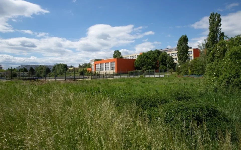 Pozemek v současné době není využitý.
