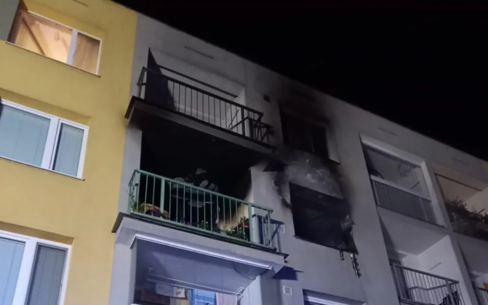 Požár způsobil škodu za milion korun. Na vině byla závada lednice