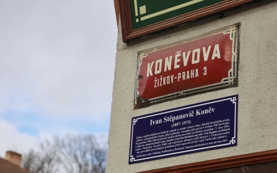Ulice Koněvova by se nově měla jmenovat Hartigova.