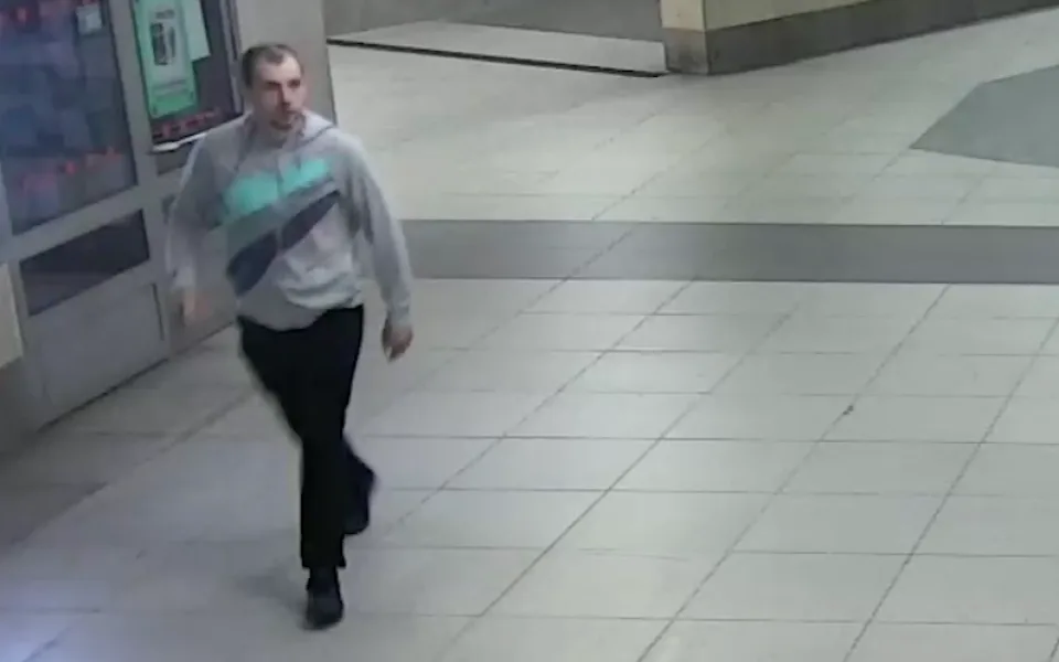 Policisté hledají další oběti násilníka.