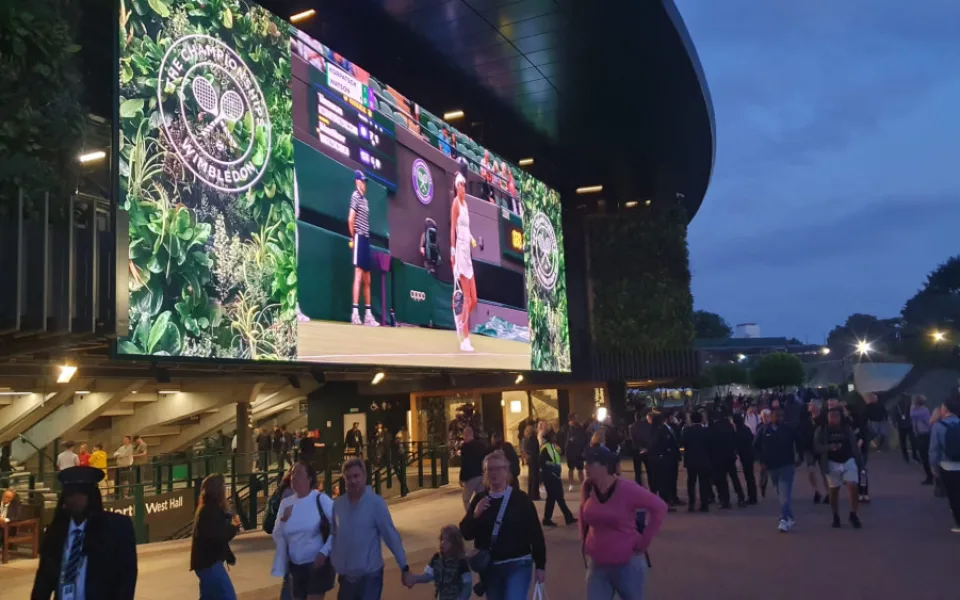 Účastníci Race to Wimbledon navštívili nejslavnější tenisový turnaj světa. Příští rok zamíří na Roland Garros.