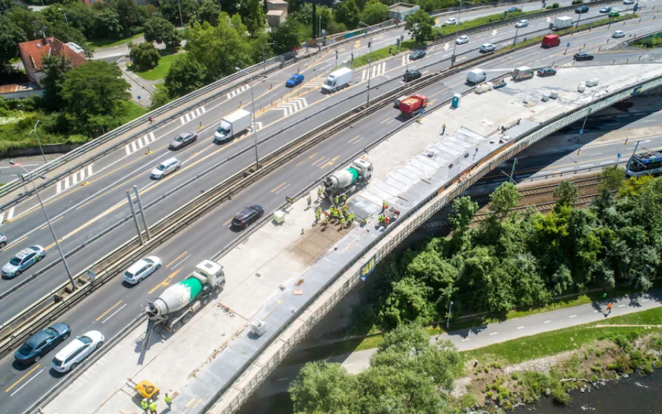 Barrandovský most dostal speciální beton.