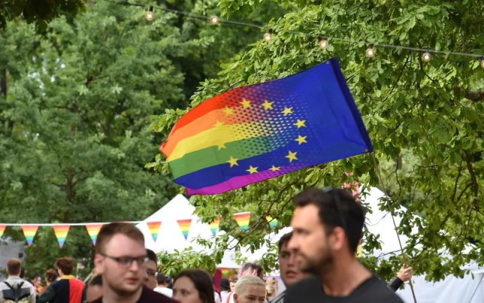 Prahou 13. srpna projde znovu po třech letech duhový průvod Prague Pride
