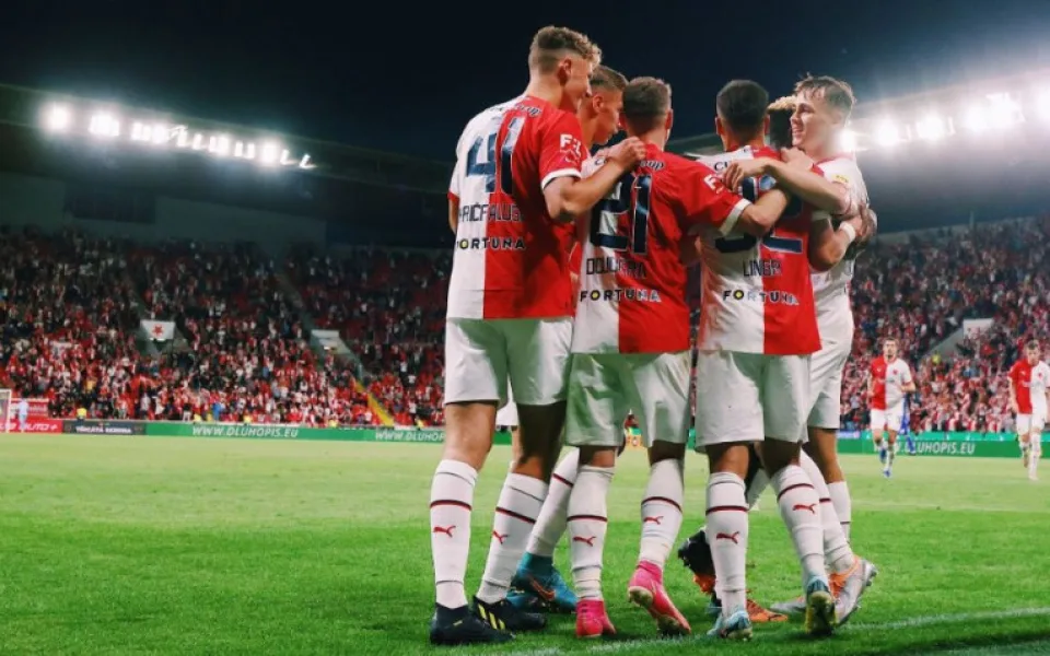 Slavia rozdrtila Pardubice 7:0 a posunula se do čela tabulky