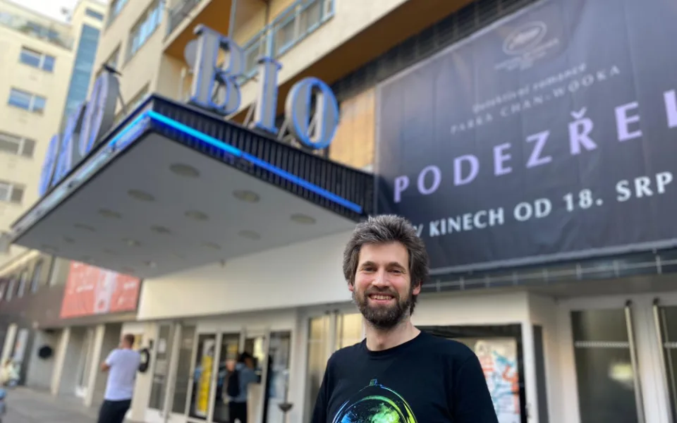 (Ne) obyčejní: Programový ředitel nemá rád kino bez lidí. Po práci na Febiofestu a v České televizi si v Aeru žije svůj sen