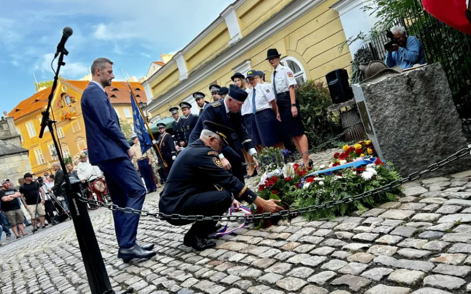 Pietního aktu se na Kampě zúčastnil i ředitel pražských profesionálních hasičů  Luděk Prudil.