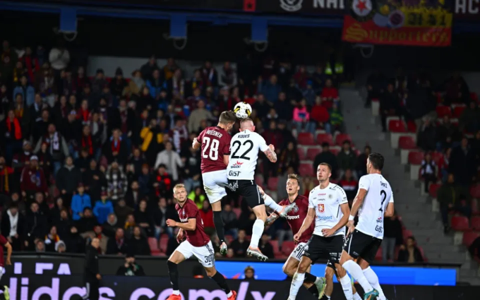 Sparta navzdory oslabení otočila duel s Hradcem a vyhrála po pěti remízách