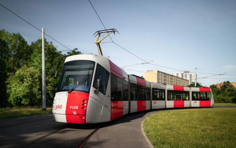 Kritizovanou jednotnou podobu pražských dopravních prostředků ocenili za design