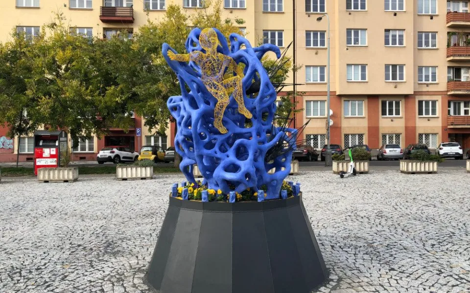 Socha bude v tržnici až do května příštího roku.