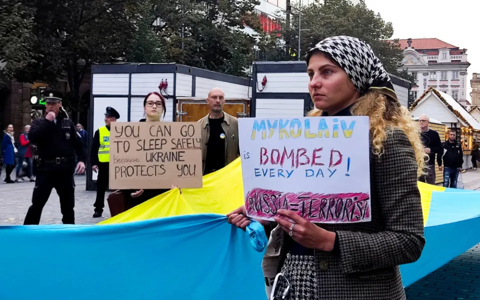 Stovky lidí se v Praze vydaly na pochod za jednotnou Evropu. Je podle nich cestou z krize