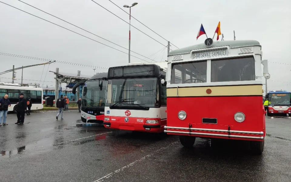 V Praze bude nová trolejbusová linka. Cestující zaveze až na letiště