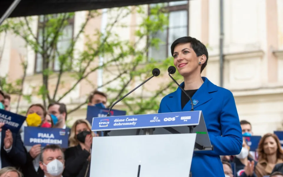 Pekarová Adamová: Realistický termín pro přijetí eura je rok 2030
