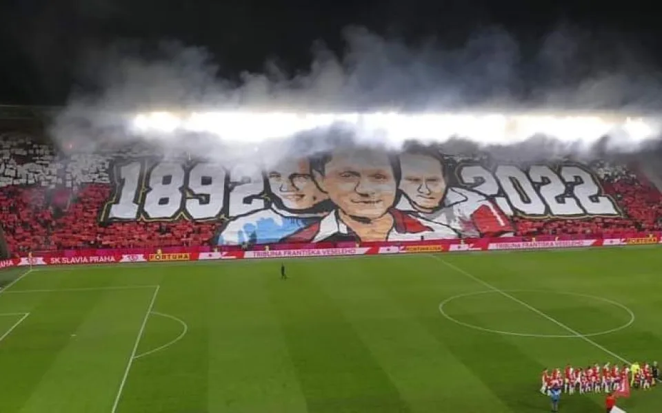 Slavia představila novou tribunu a velké výročí oslavila výhrou