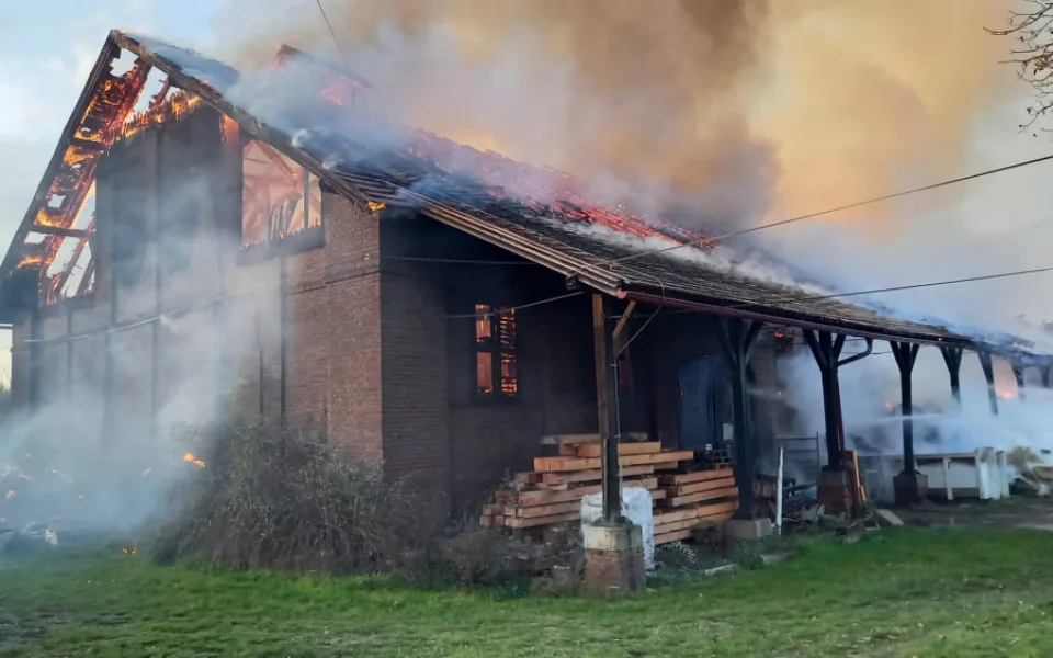 Požár zničil veškeré zásoby na zimu.