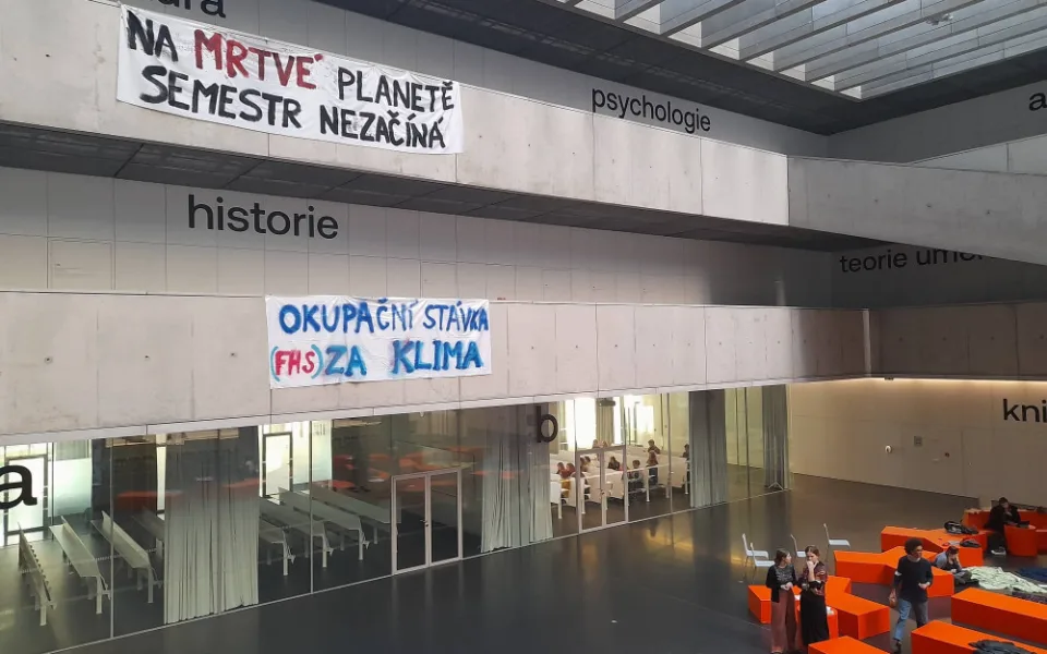 Protest na Fakultě humanitních studií.