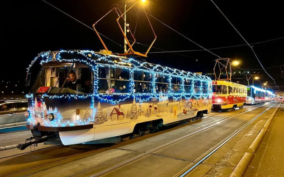 Tramvaje a autobusy lidé ve městě uvidí až do 6. ledna.