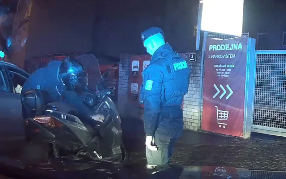 Muž se vymlouval, že doklady nemůže najít.