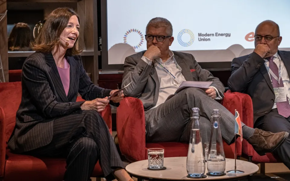 Pro energetickou budoucnost je důležitá spolupráce průmyslu, politiků i zákazníků, shodli se odborníci.