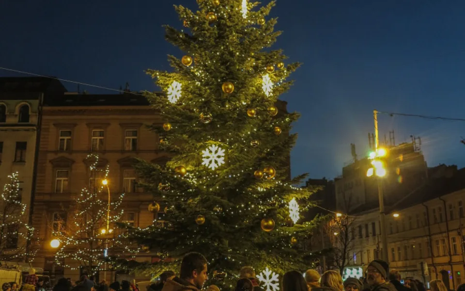 VÁNOCE NA PĚTCE: Bruslení zdarma na Smíchově nebo trhy u metra Anděl