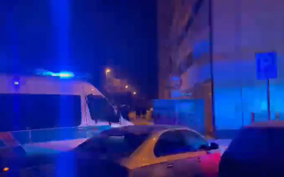 VIDEO: Muž v Praze pobodal dvě ženy. Policisté ho zastřelili