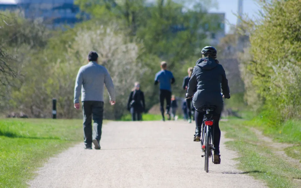 Modernizace železniční trati umožní v Bubenči vznik stezky pro chodce i cyklisty
