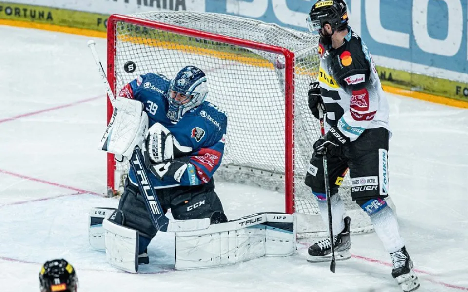Hokejisté Sparty porazili Plzeň 3:0. Dva góly dal Forman