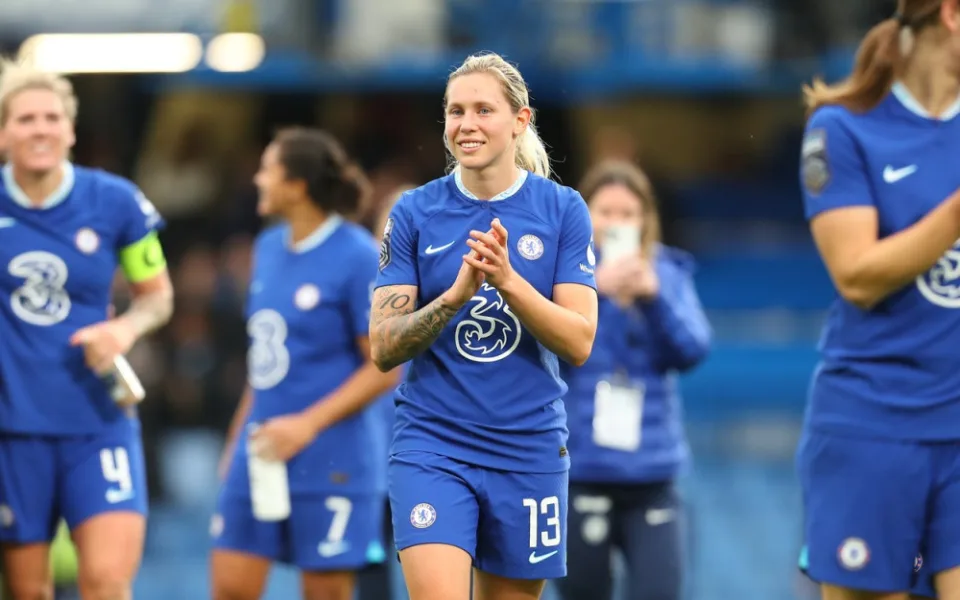 Z práce na trénink. Ženský fotbal v Česku potřebuje profesionalizaci, říká hráčka Chelsea Kateřina Svitková