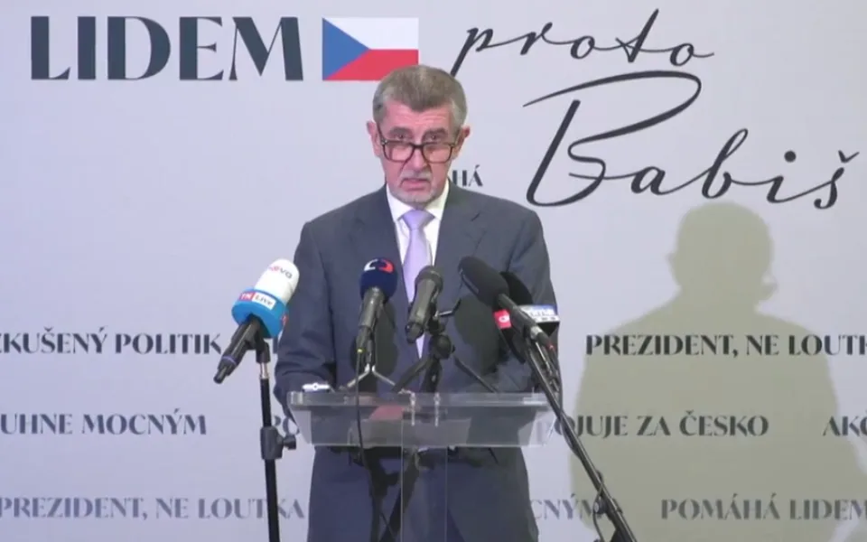 Moje žena dostala obálku s ostrými náboji, řekl Babiš. Vláda i Pavel výhružky odsoudili, vyzvali ho ale k vedení slušné kampaně