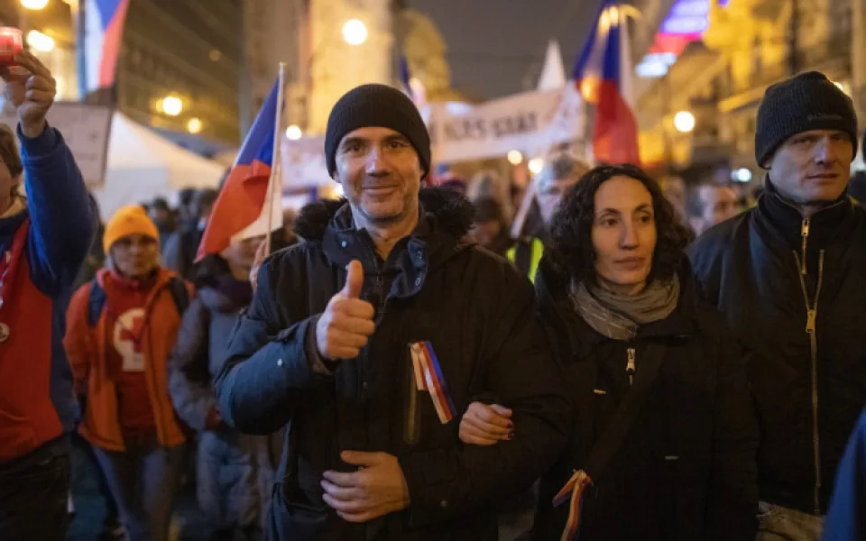 Pořadatele protivládních demonstrací Vrabela dnes zadržela policie