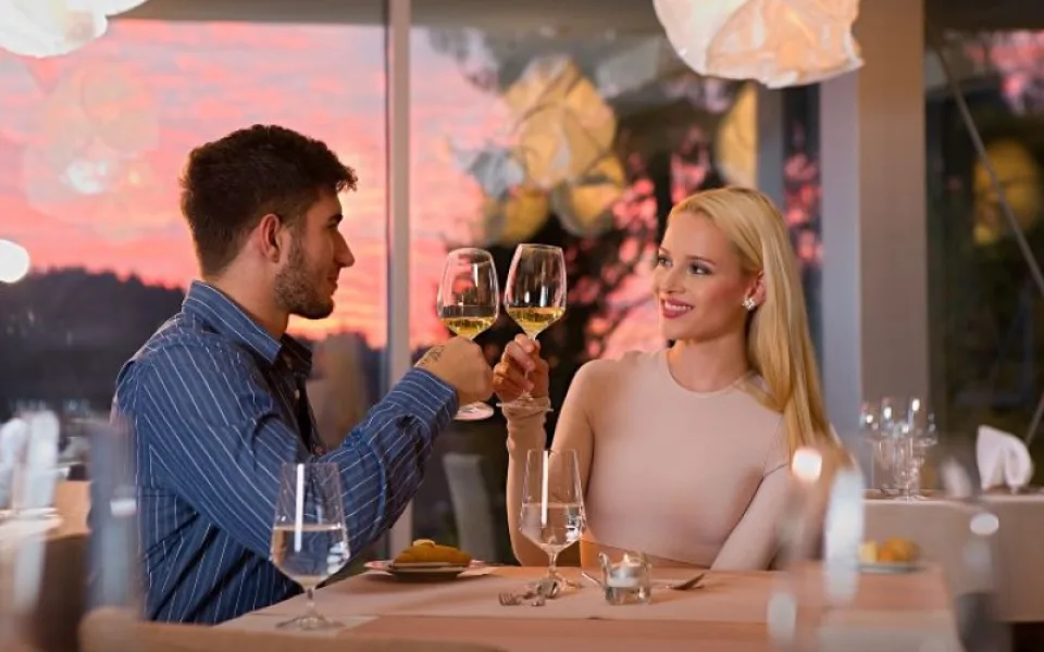 Na Valentýna Spa hotel Lanterna  nabízí, romantický víkend, valentýnské menu i pralinkovou dílnu